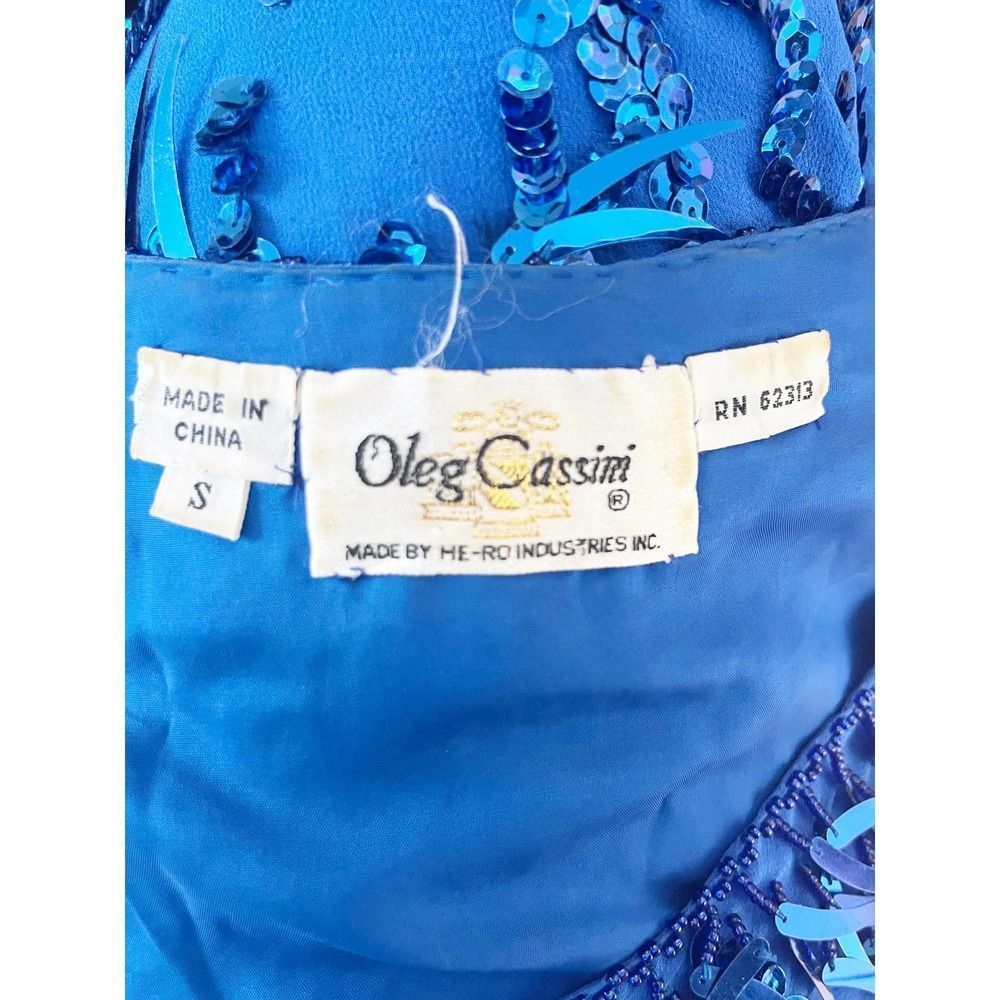 Vintage 1980s Oleg Cassini Deep V Neck Sequin Bright Blue Disco Top - Picture 5 of 5